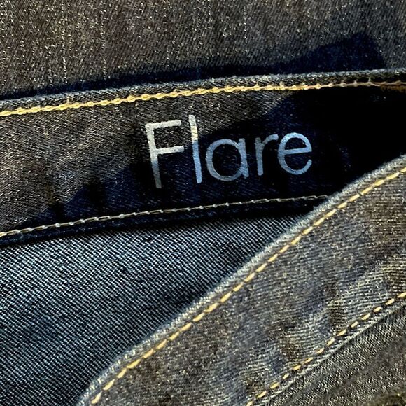 New! CalvinĀ Klein Dark Wash, Flare,āMid-arise Jeans Jeans. Sizeā6. - Picture 4 of 5